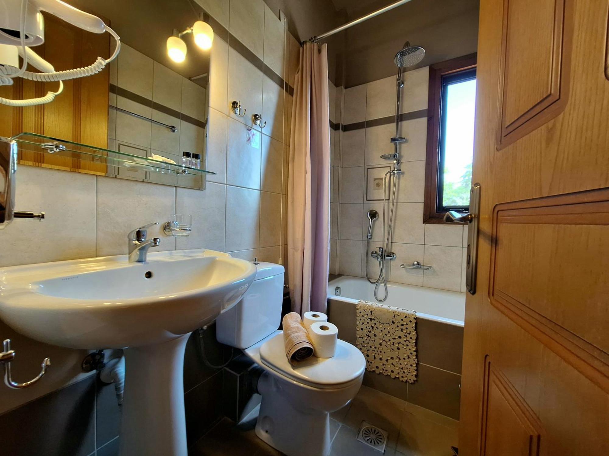Skourgias Rooms Kala Nera Eksteriør billede